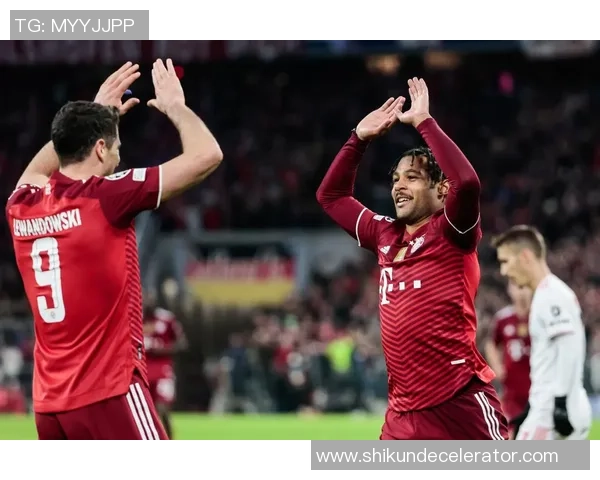 英超激战：拜仁与本菲卡战平绝杀瞬间引发转会热议与球迷狂欢