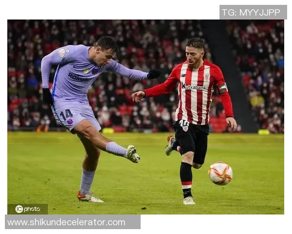 中超精彩对决巴黎圣日耳曼逆转波尔图绝杀瞬间引发全场狂欢分析战术细节