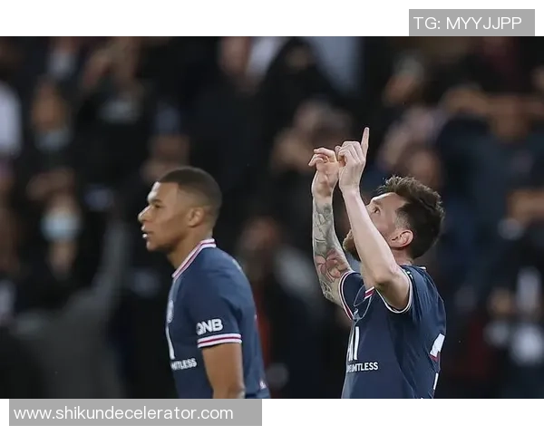 意甲精彩对决莱比锡大胜巴黎圣日耳曼六个进球引爆全场热情