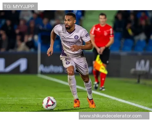 意甲精彩对决切尔西与莱比锡战成平局数据分析引发全场热议