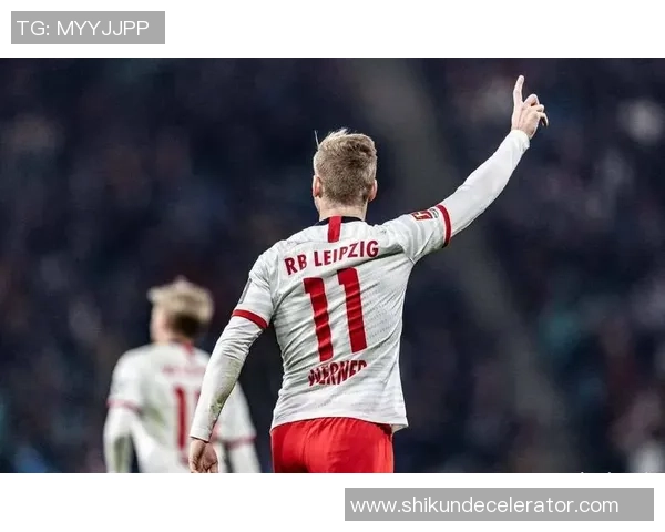 德甲精彩对决巴萨与利物浦战成平局帽子戏法引发全场热潮分析战术细节