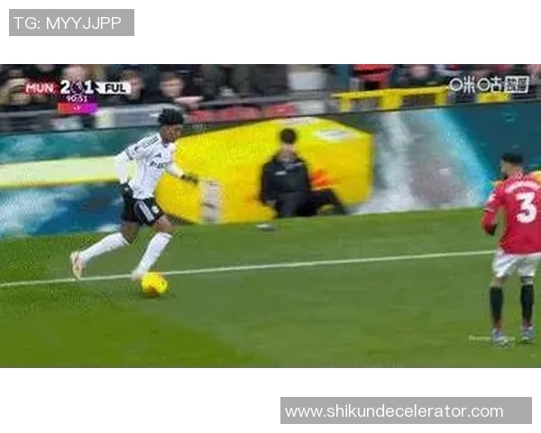 国王杯激战那不勒斯大胜热刺乌龙球引发争议判罚全场沸腾