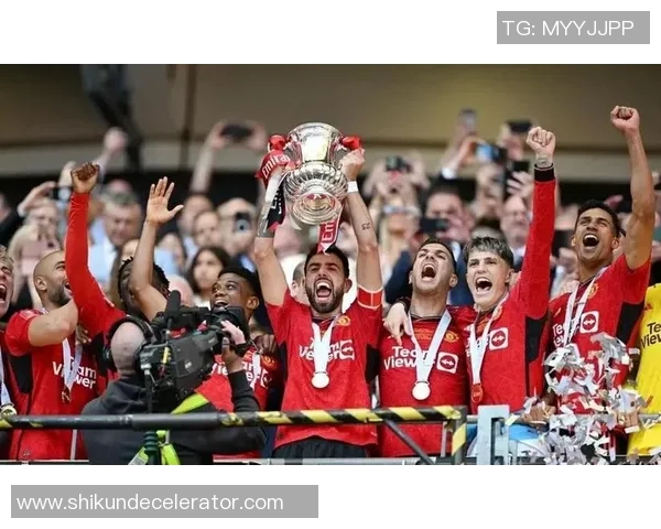 里昂逆袭曼联夺冠之路精彩集锦全场沸腾瞬间回顾 里昂逆袭曼联夺冠之路精彩集锦全场沸腾瞬间回顾